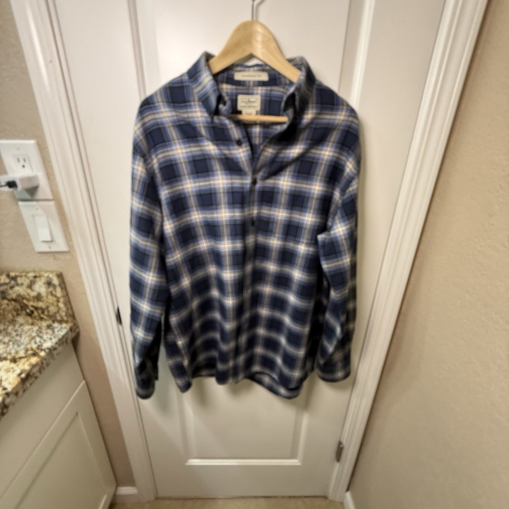 L.L.Bean Mens M Regular Flannel Shirt Blue Plaid Traditional Fit 100% Cotton